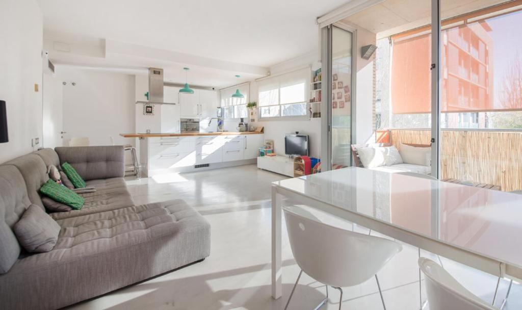 Magnificent Apartment Close To The Beach Sant Adria de Besos Exteriér fotografie