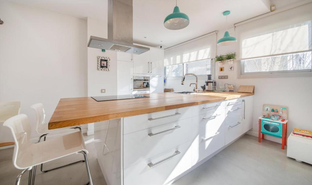 Magnificent Apartment Close To The Beach Sant Adria de Besos Exteriér fotografie